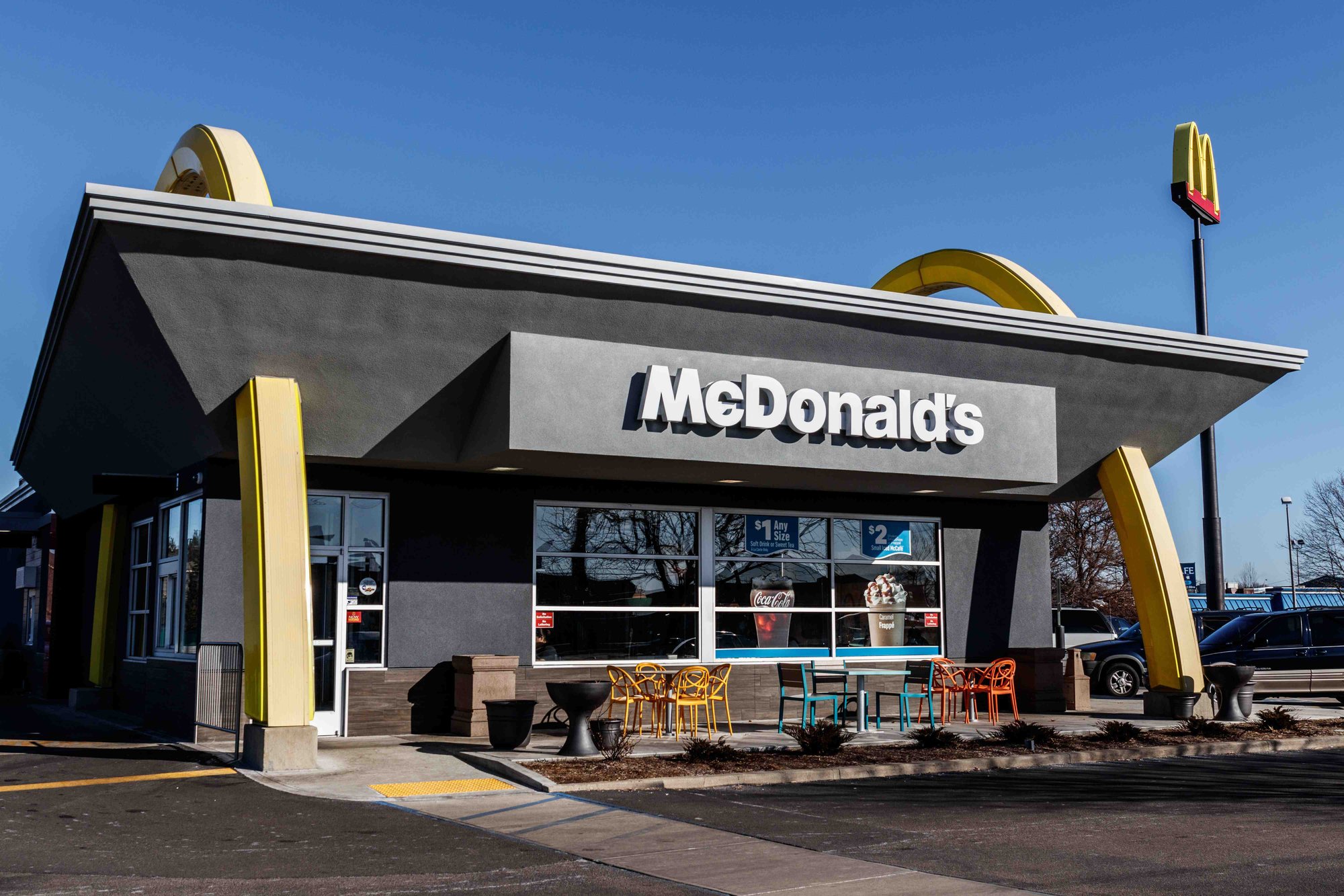 McDonalds logo and arches