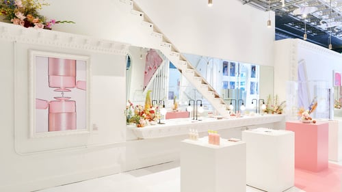 glossier pop-up shop