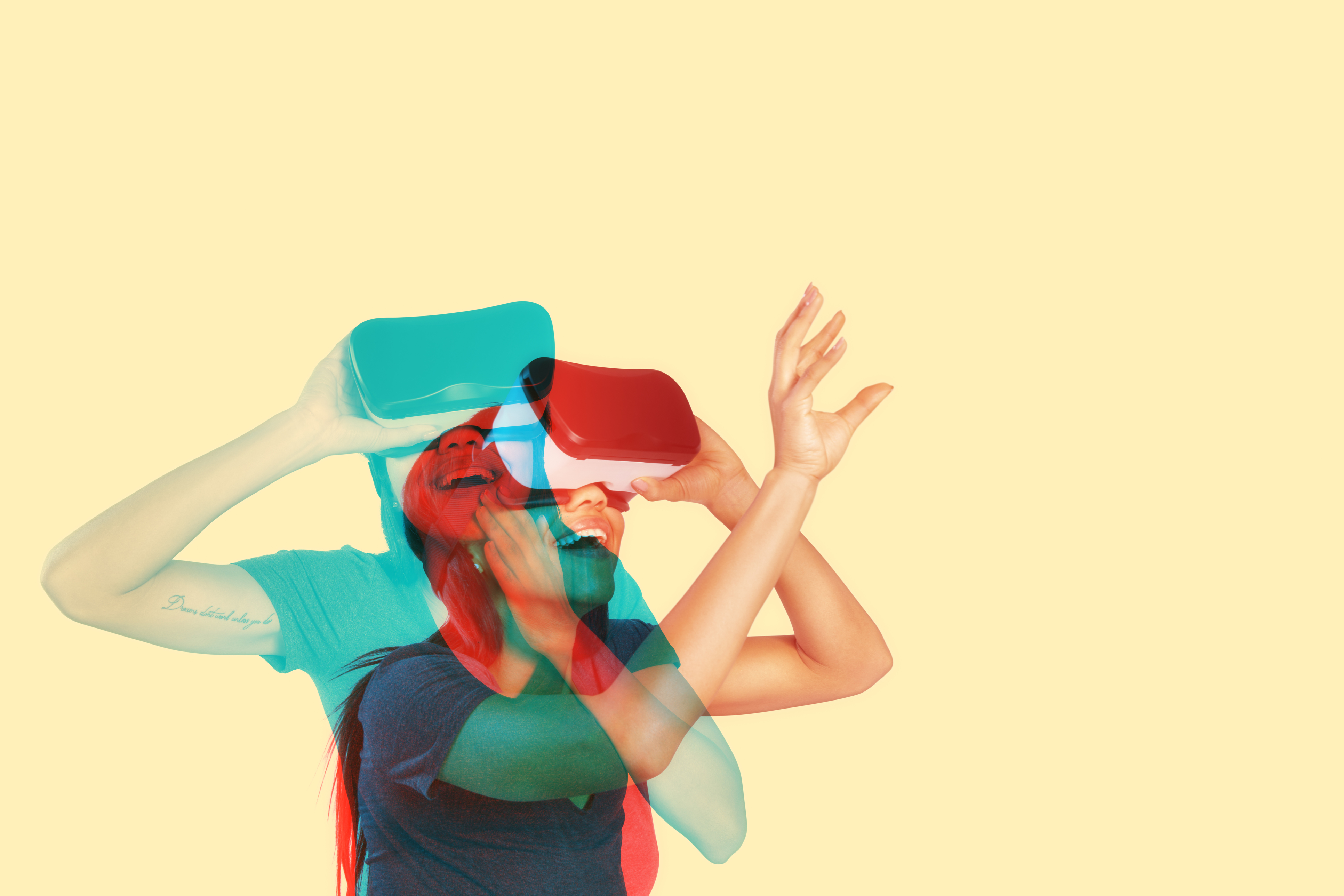 Creative 13. Виртуальная реальность картинки. Виртуальность фон. Виртуальная реальность картинка для телефона. Женщина внутри меня игра.