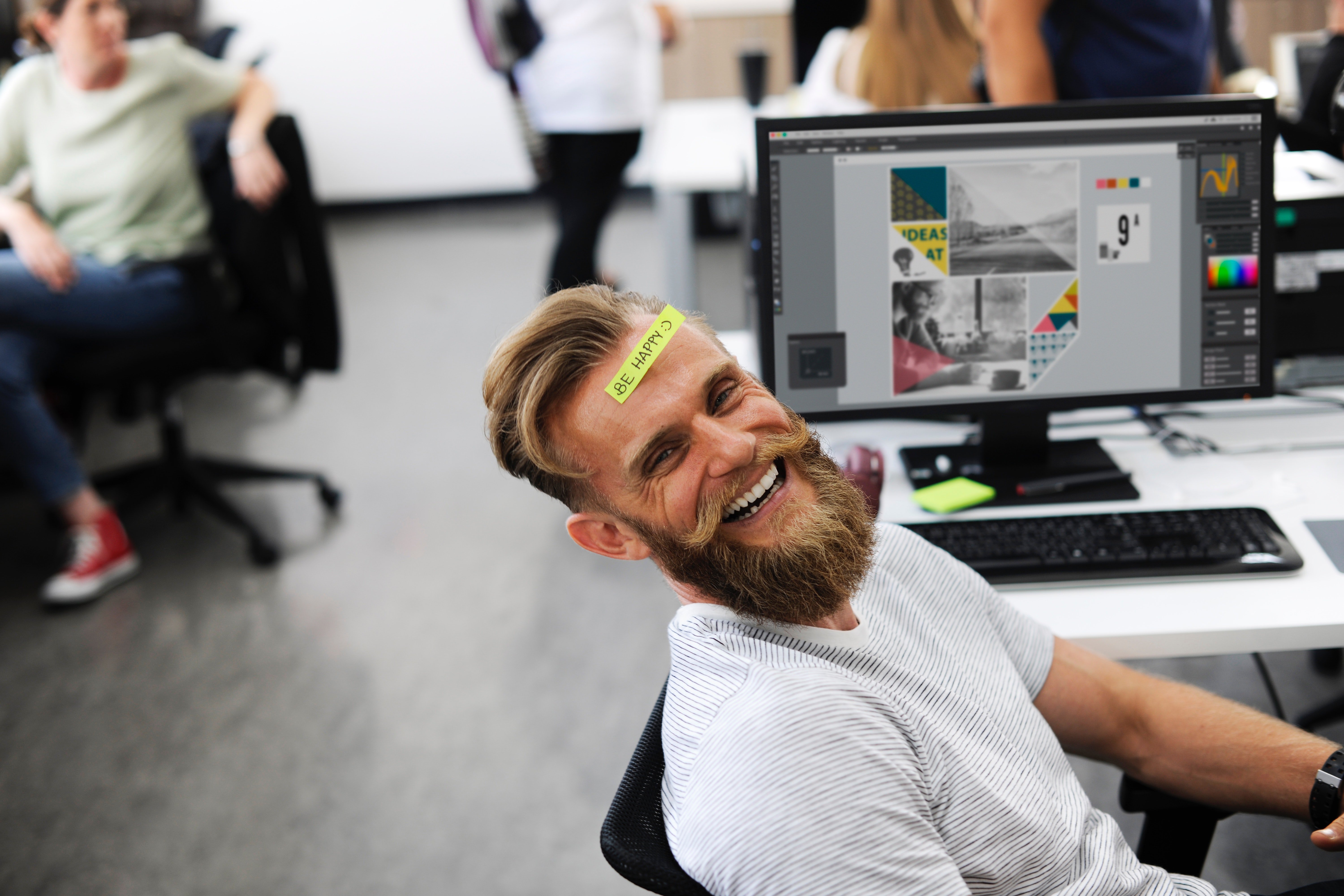 What Is an Employee Pulse Survey? (+6 Benefits for Your Company)