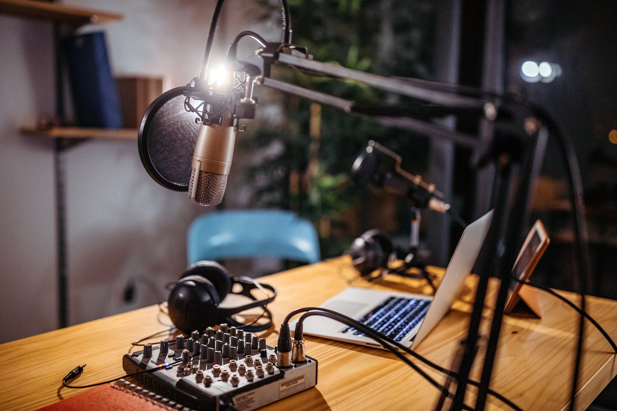 What Makes a Good Podcast? 5 Elements You Should Know